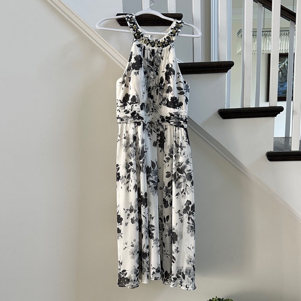Jessica Howard Elegant Cream Dress